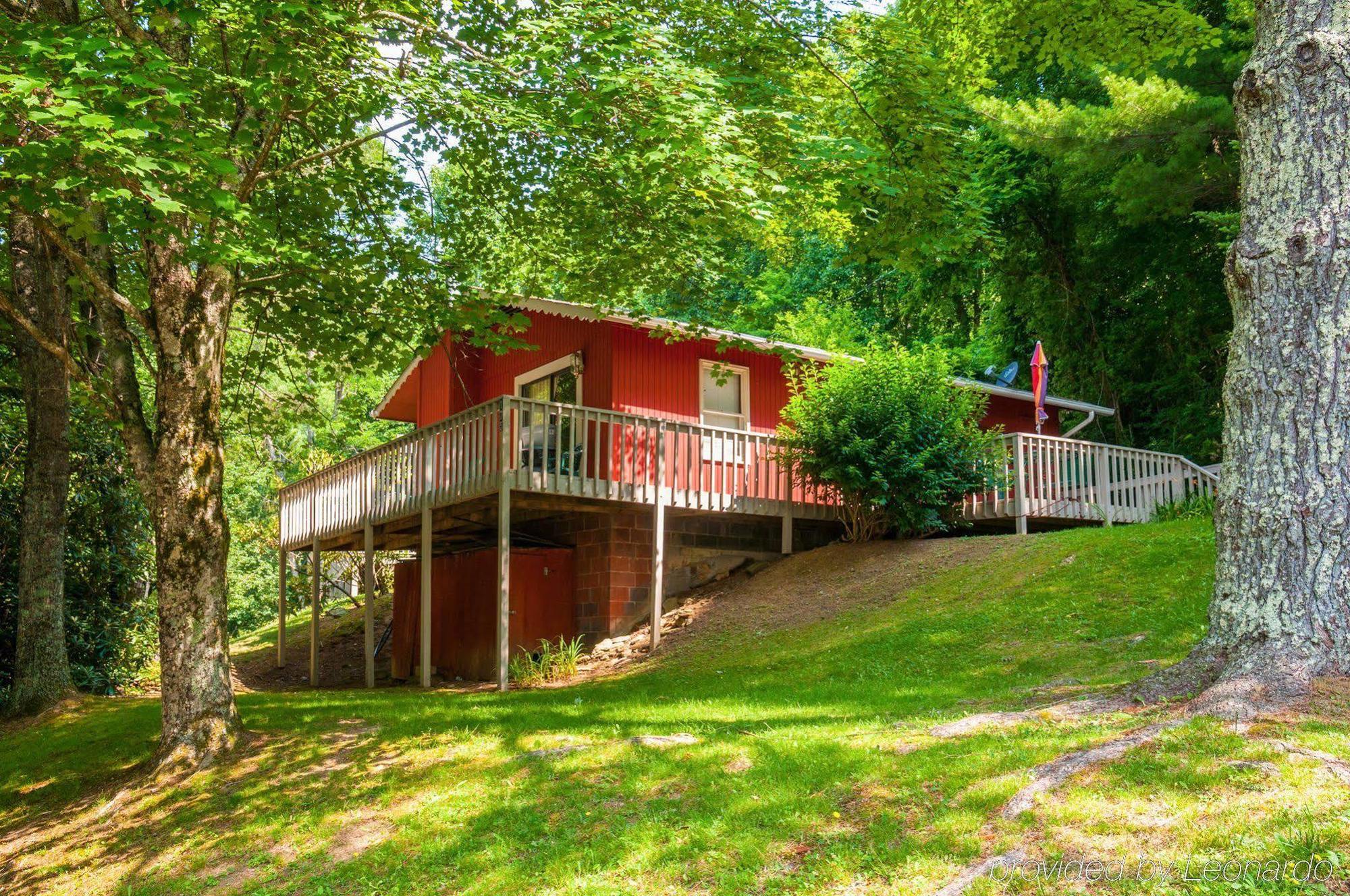 Highland Hills Motel & Cabins Boone Buitenkant foto