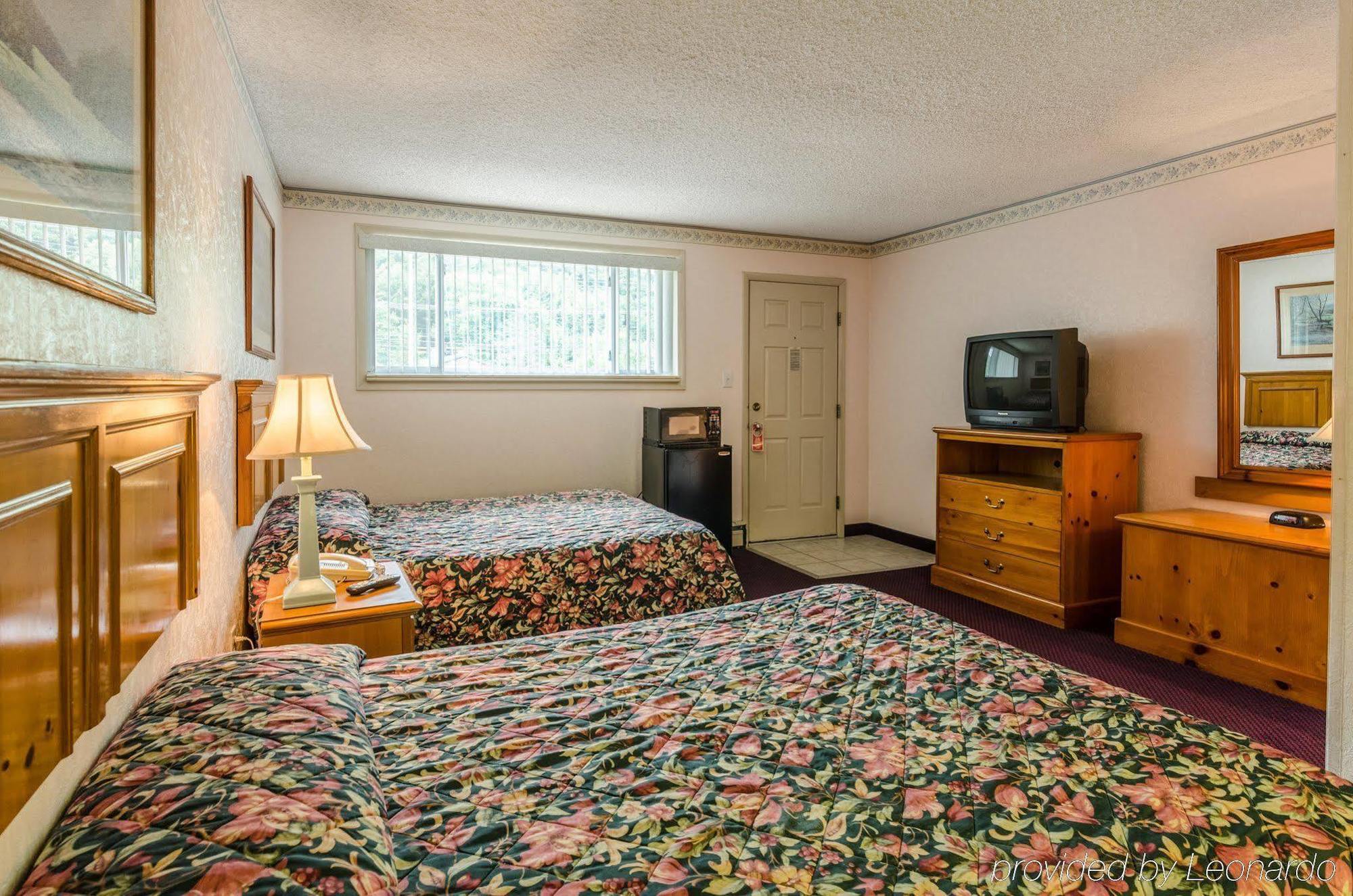 Highland Hills Motel & Cabins Boone Buitenkant foto