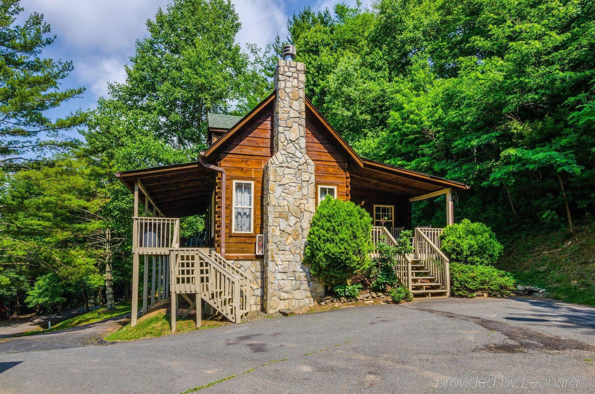 Highland Hills Motel & Cabins Boone Buitenkant foto
