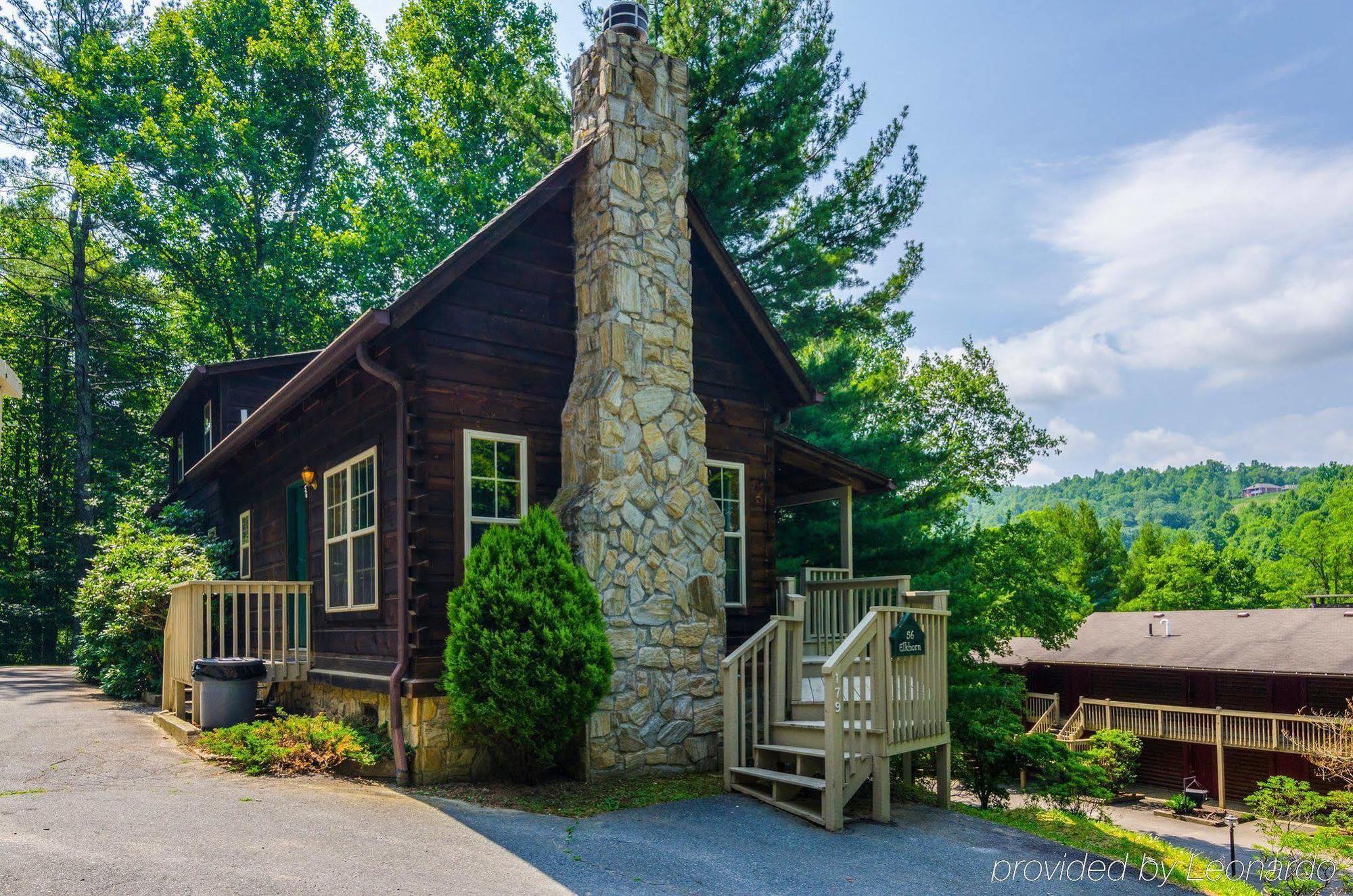 Highland Hills Motel & Cabins Boone Buitenkant foto